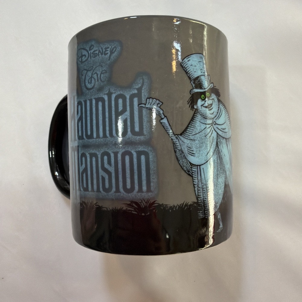 Disney's The Haunted Mansion Hitchhiking Ghosts Coffee Mug 20 oz‎ Collectors
